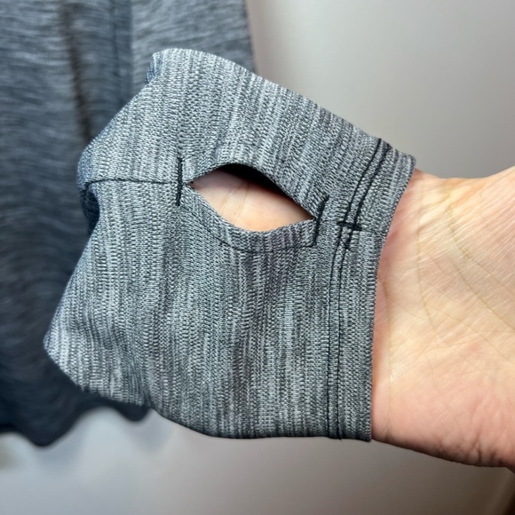 Under Armour Womens Large 1/4 Zip Pullover Shirt Gray Lightweight Running Pocket - Picture 5 of 13